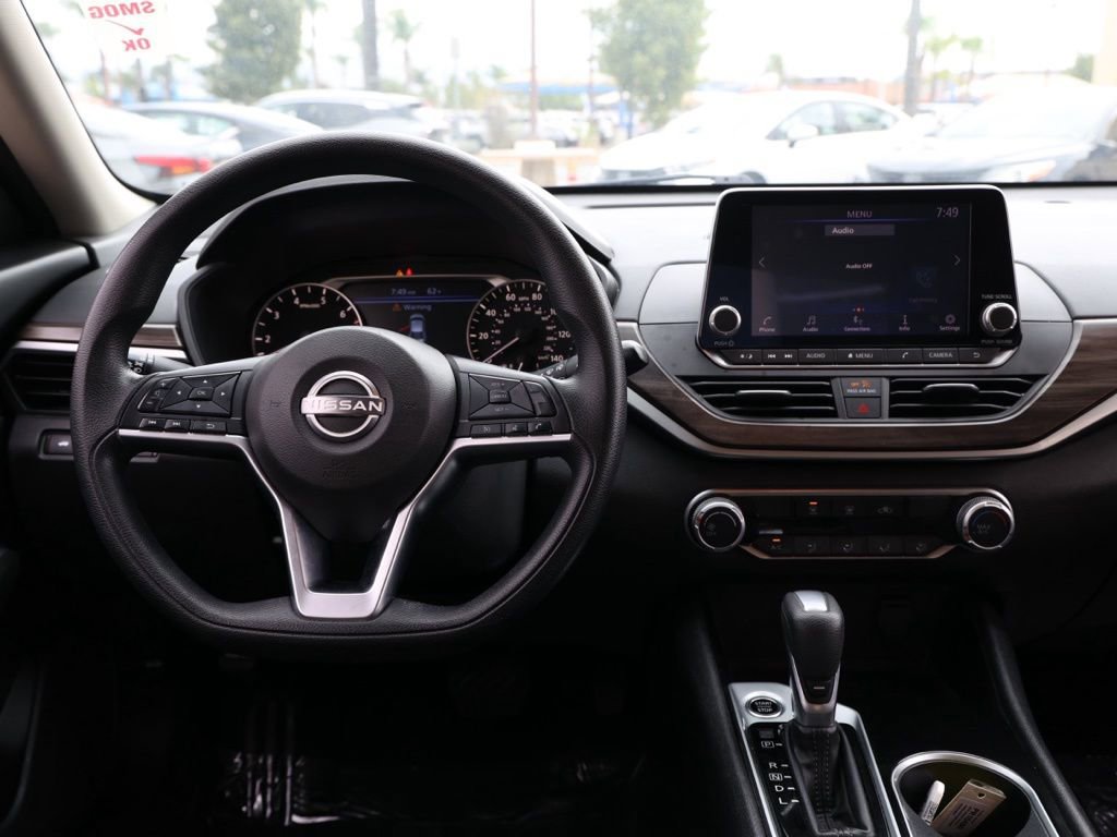 Used 2024 Nissan Altima 2.5 SV image 21