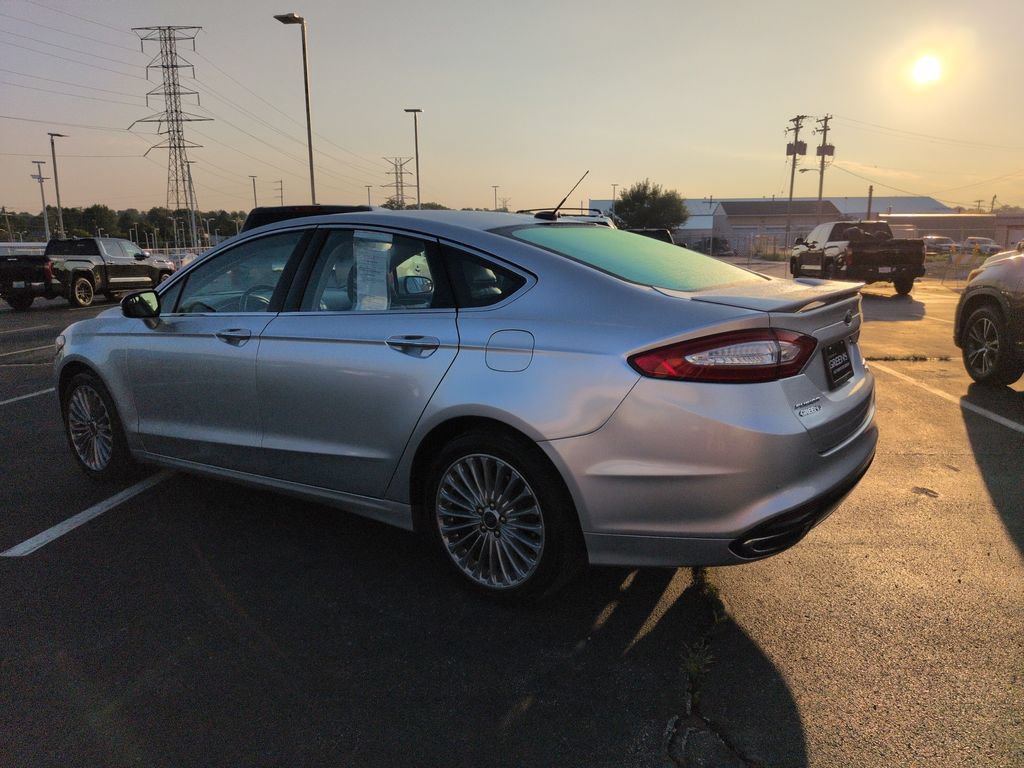 Used 2016 Ford Fusion Titanium FWD image 4