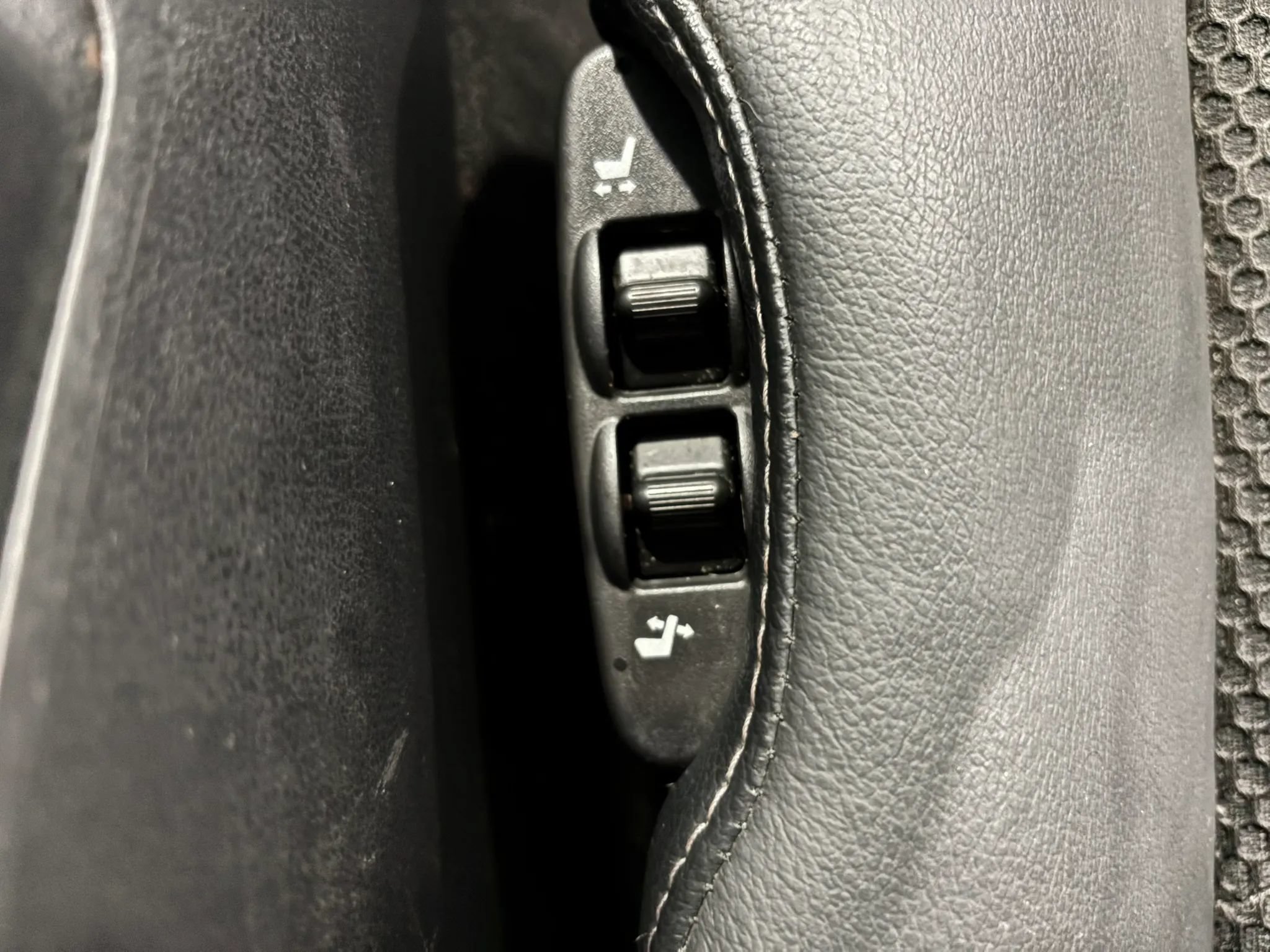 Used 2019 Nissan 370Z Touring RWD image 16