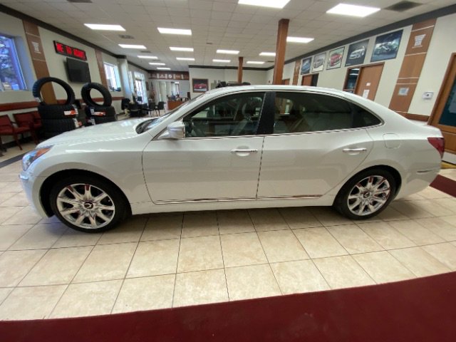 Used 2012 Hyundai Equus Signature image 2