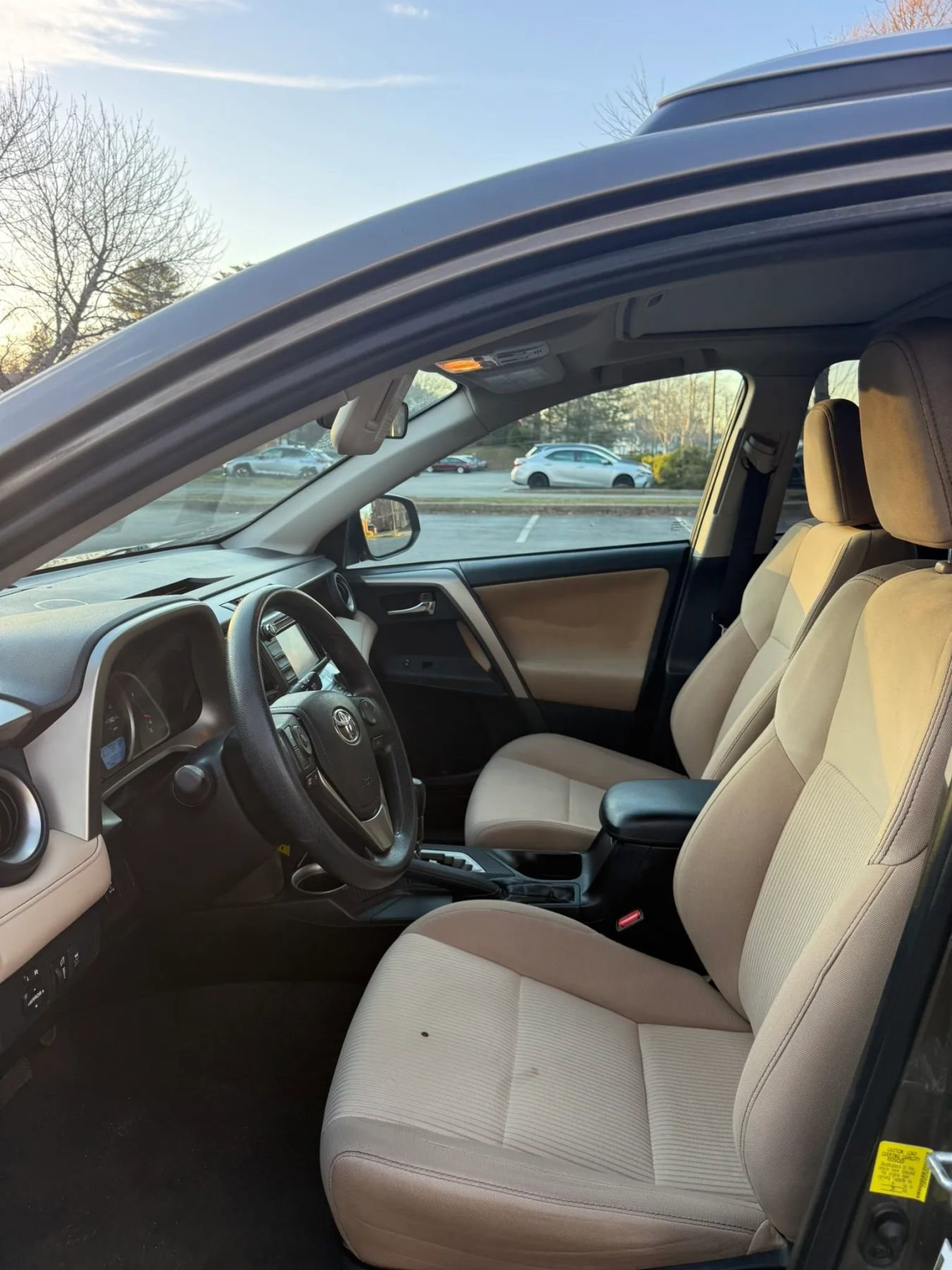 Used 2015 Toyota RAV4 XLE image 7