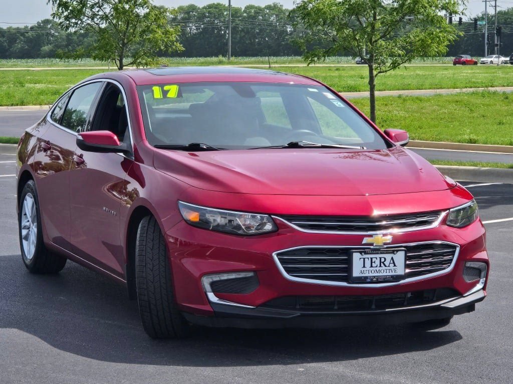 Used 2017 Chevrolet Malibu LT FWD image 4