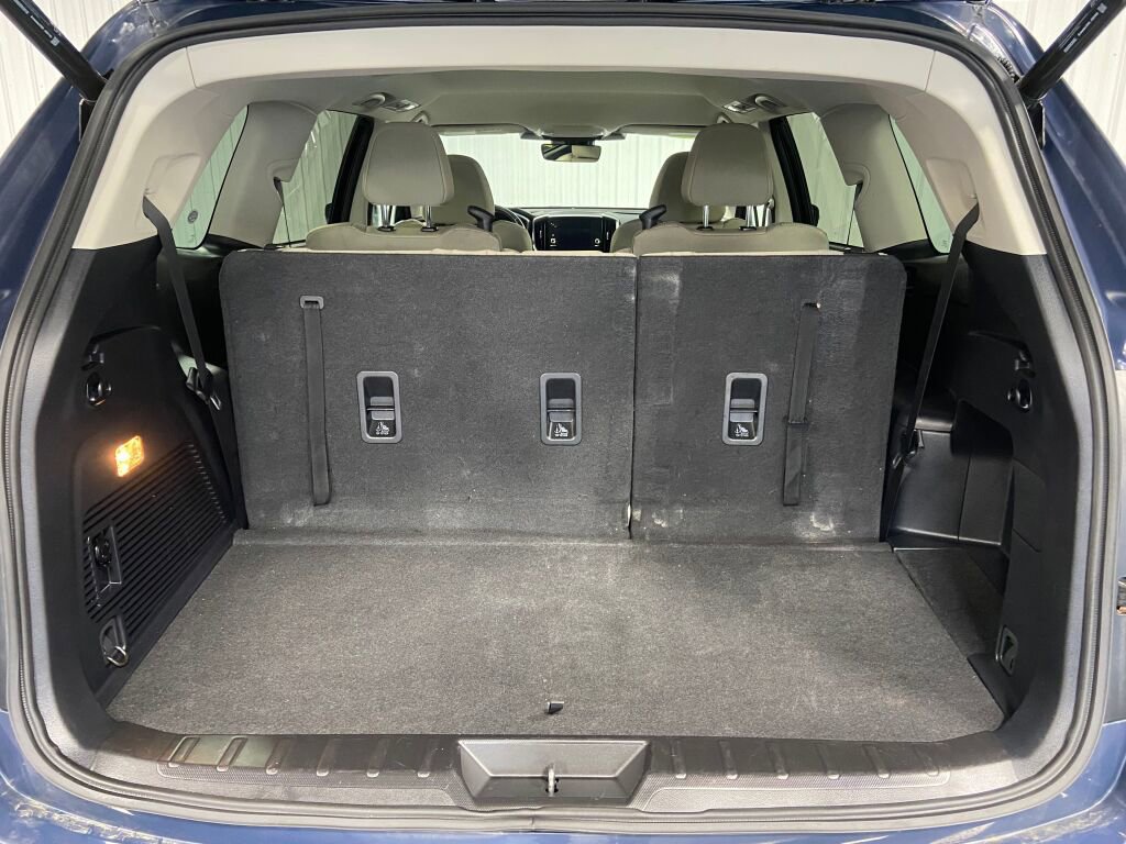 Used 2023 Subaru Ascent Premium w/ Convenience Package image 8