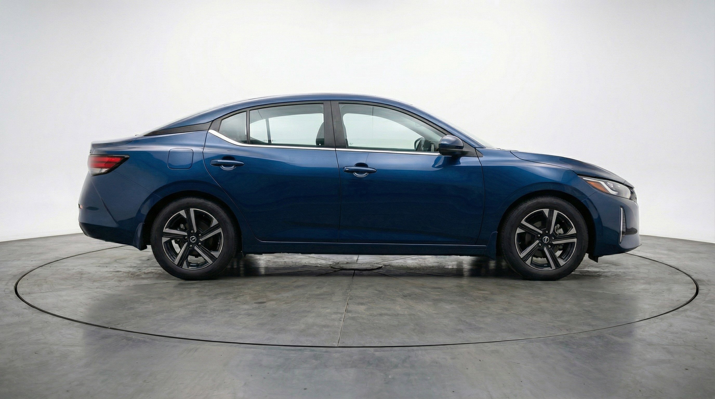 Used 2025 Nissan Sentra SV image 11