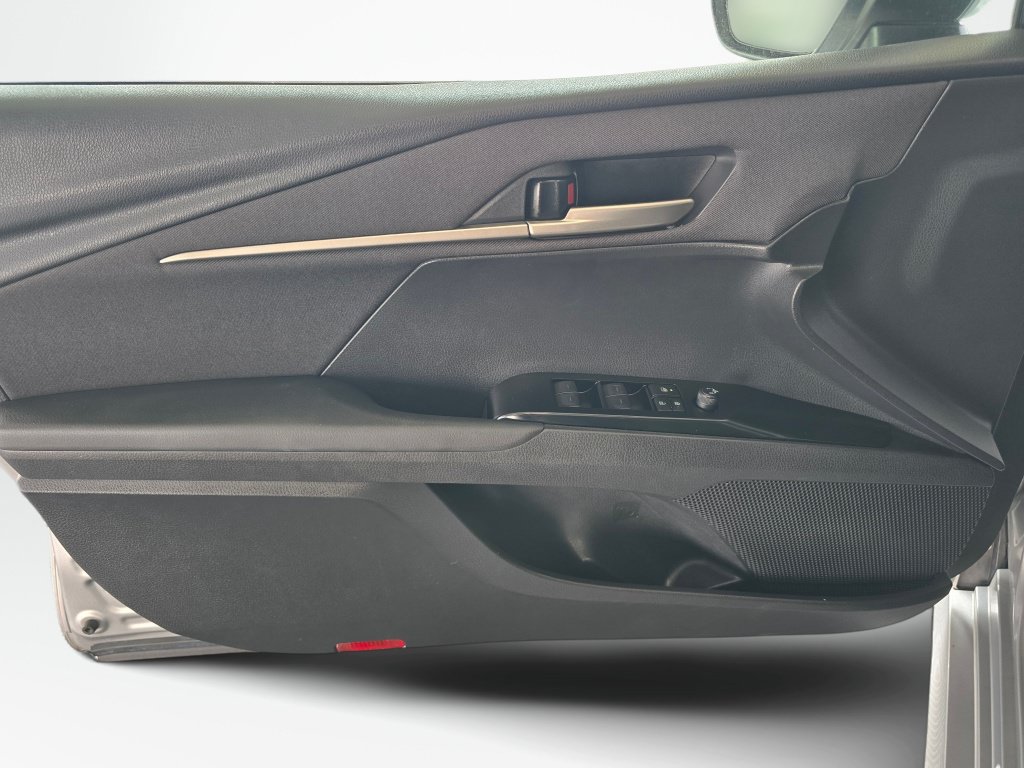 Used 2025 Toyota Camry LE FWD image 33