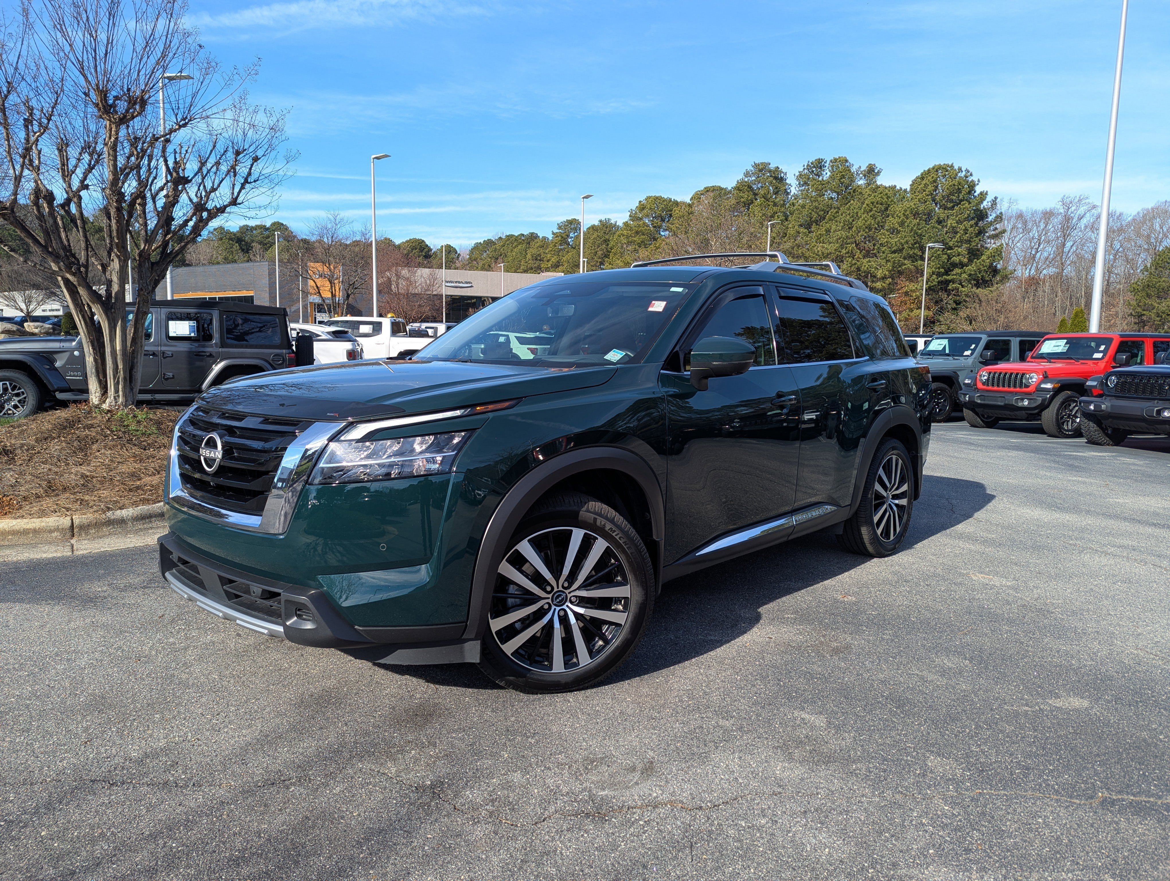 Used 2023 Nissan Pathfinder Platinum w/ Cargo Package