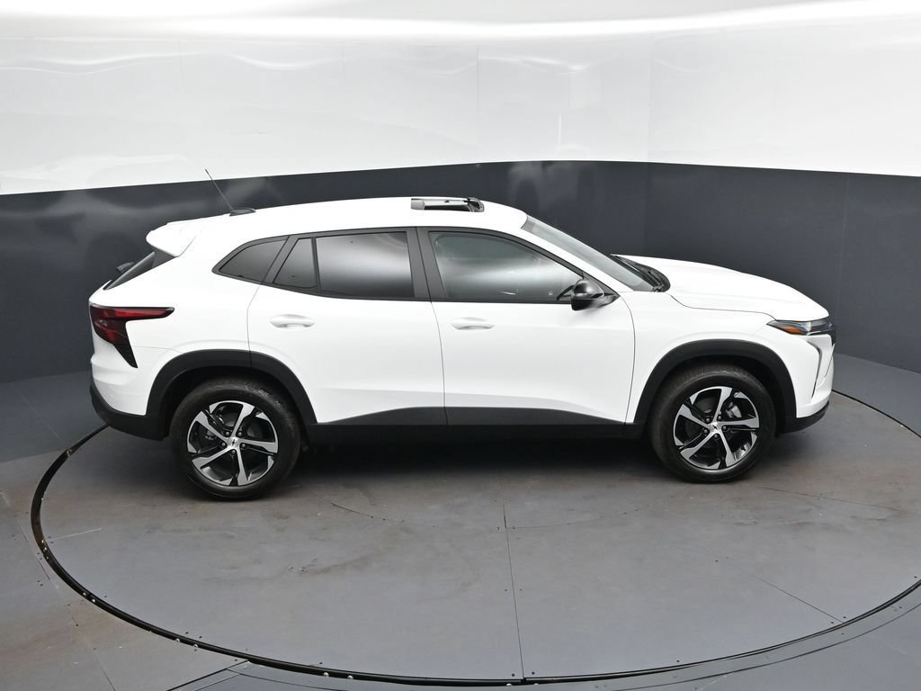 New 2026 Chevrolet Trax RS w/ Sunroof Package FWD image 35