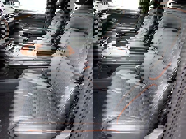 New 2025 Lincoln Navigator Black Label image 16