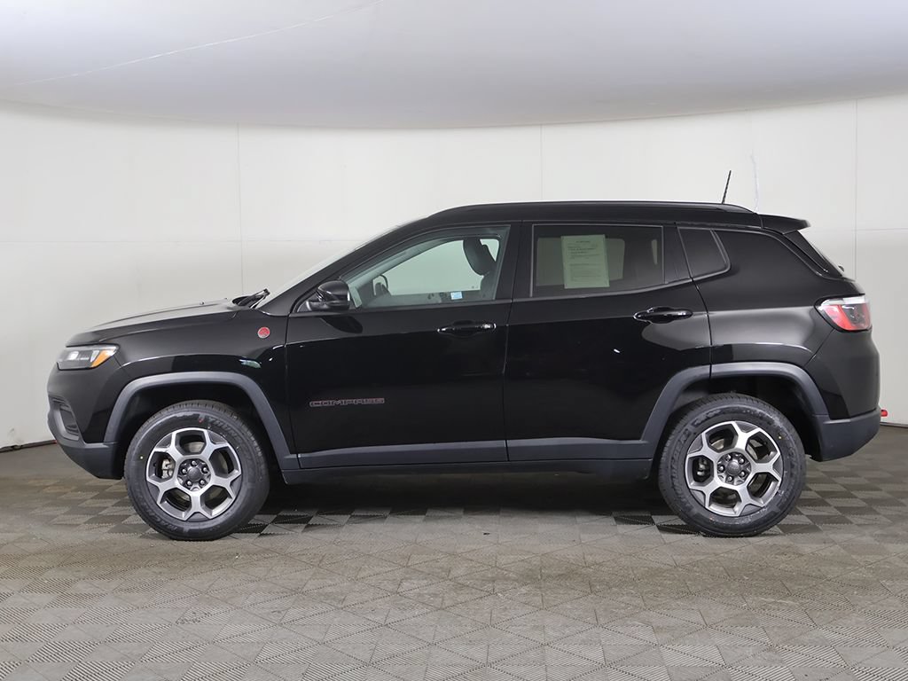Used 2022 Jeep Compass Trailhawk w/ Trailhawk Convenience Group AWD/4WD image 16