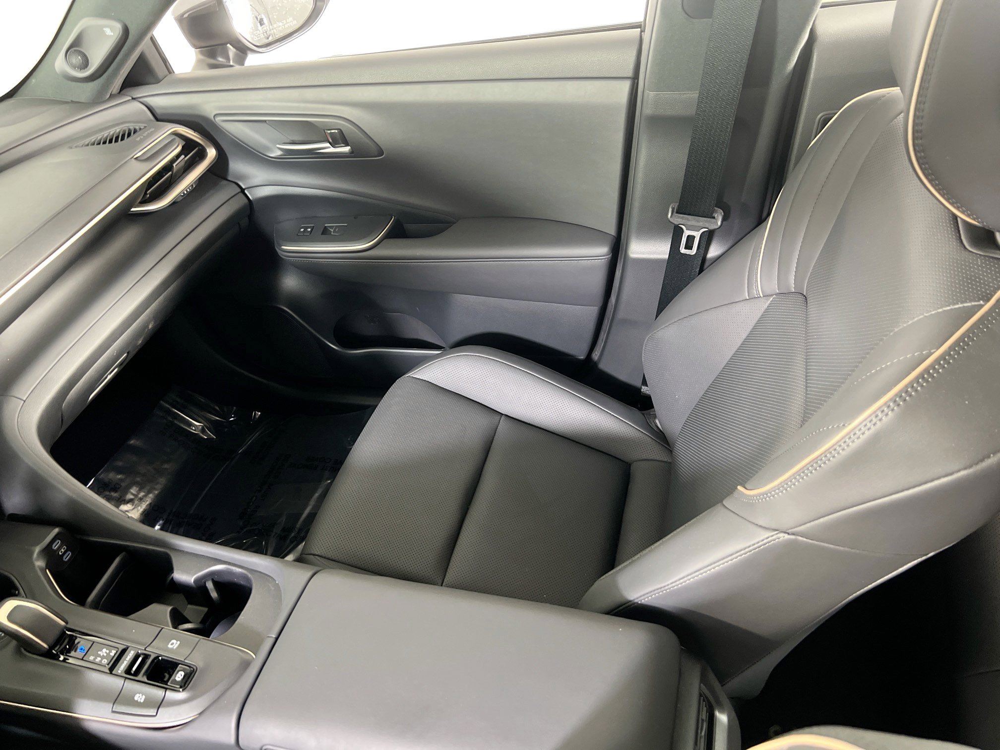 Used 2023 Toyota Crown Platinum image 23
