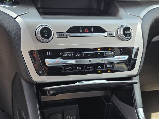 Used 2021 Ford Explorer XLT w/ Equipment Group 202A AWD/4WD image 23