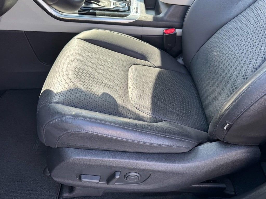 Used 2024 Kia Carnival SX Prestige image 17