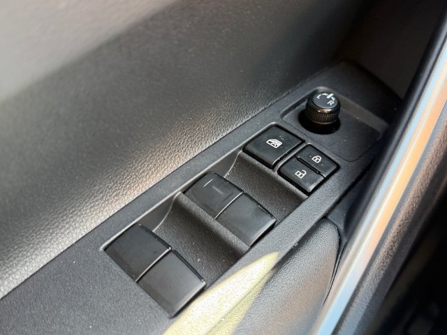 Used 2023 Toyota Corolla Cross XLE w/ Convenience Package AWD/4WD image 26