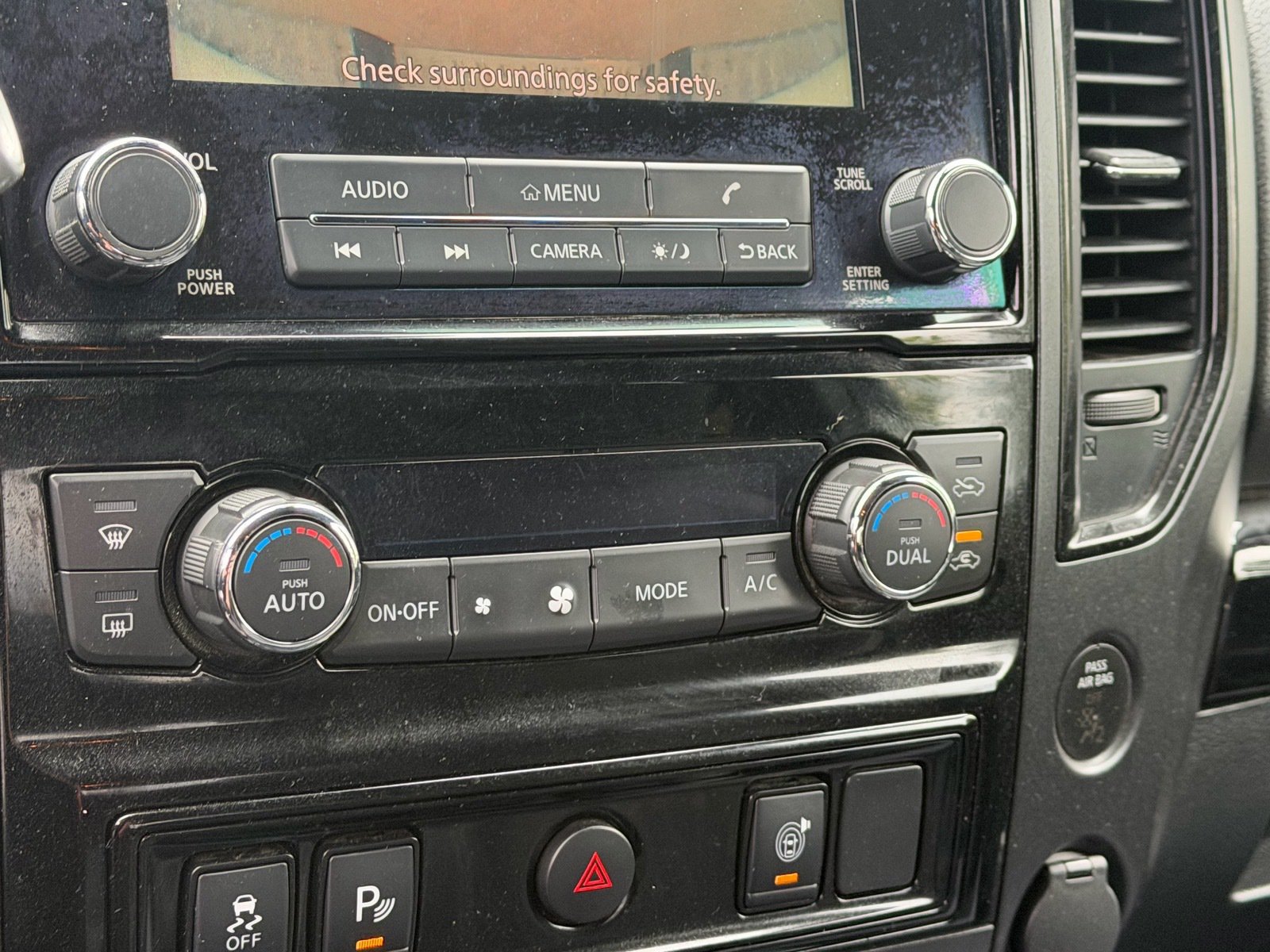 Used 2023 Nissan Titan SV w/ SV Convenience Package AWD/4WD image 26
