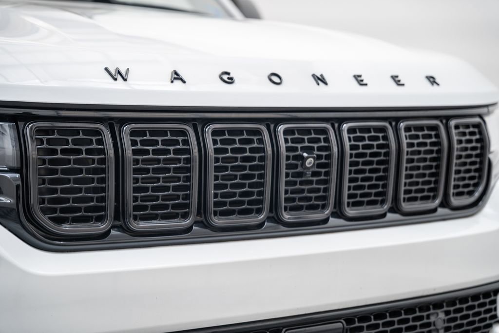 Used 2023 Jeep Wagoneer L Series II w/ Convenience Group I AWD/4WD image 14