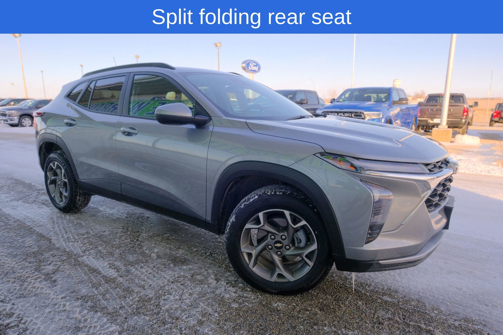 Used 2025 Chevrolet Trax LT image 12