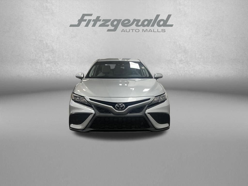 Used 2024 Toyota Camry SE image 8
