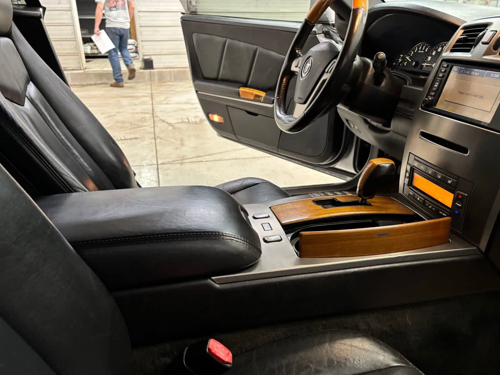 Used 2005 Cadillac XLR RWD image 25