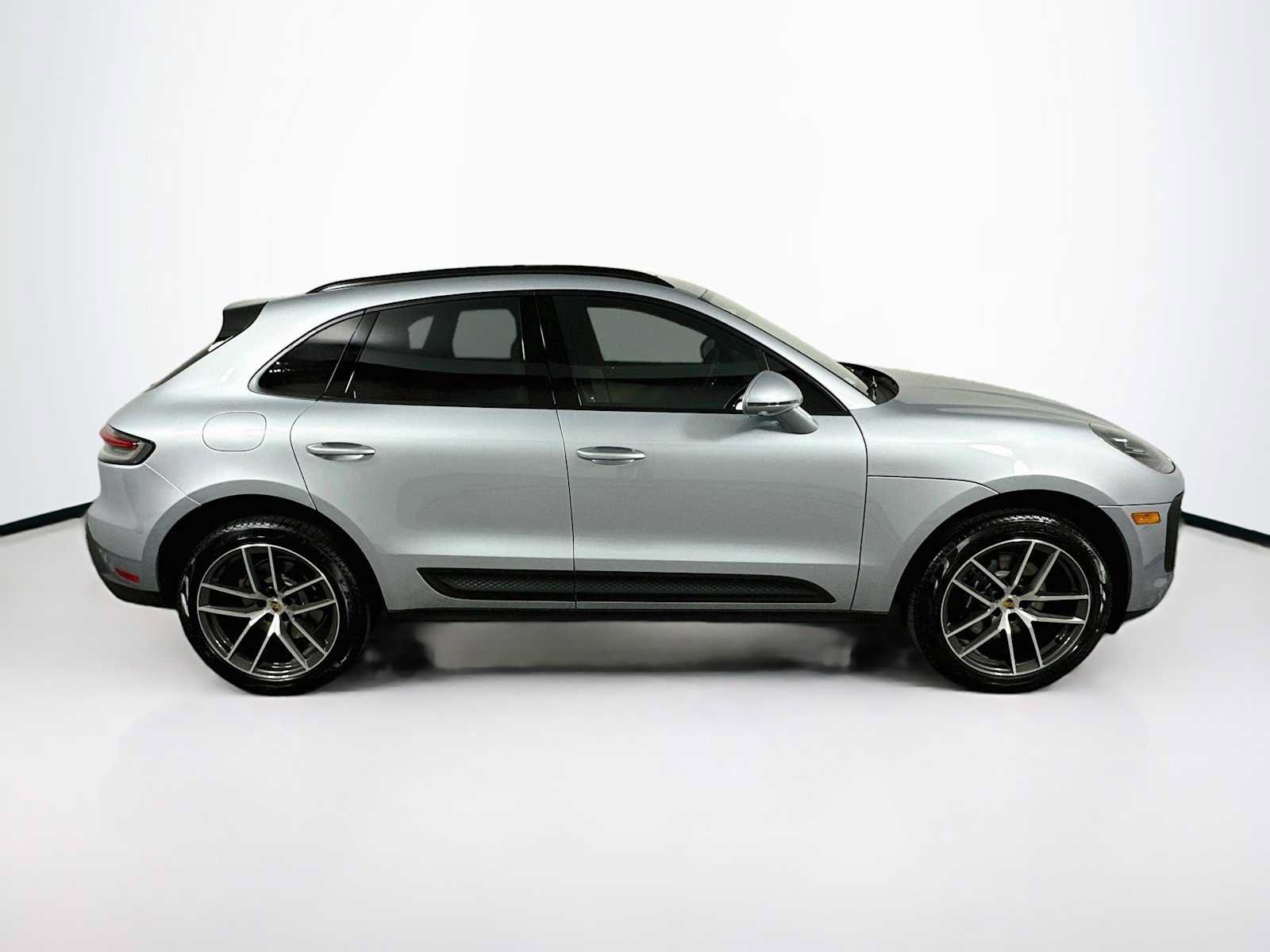 New 2026 Porsche Macan AWD/4WD image 8