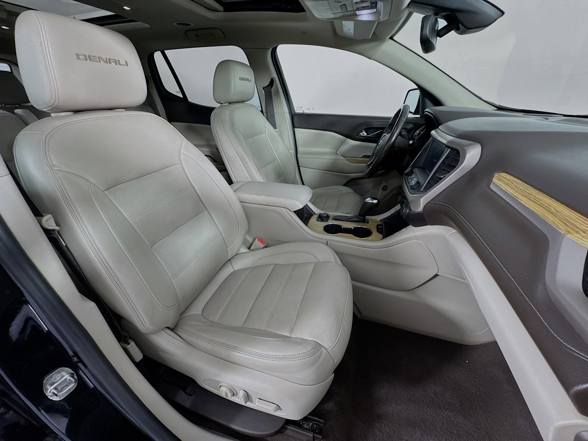 Used 2018 GMC Acadia Denali image 30