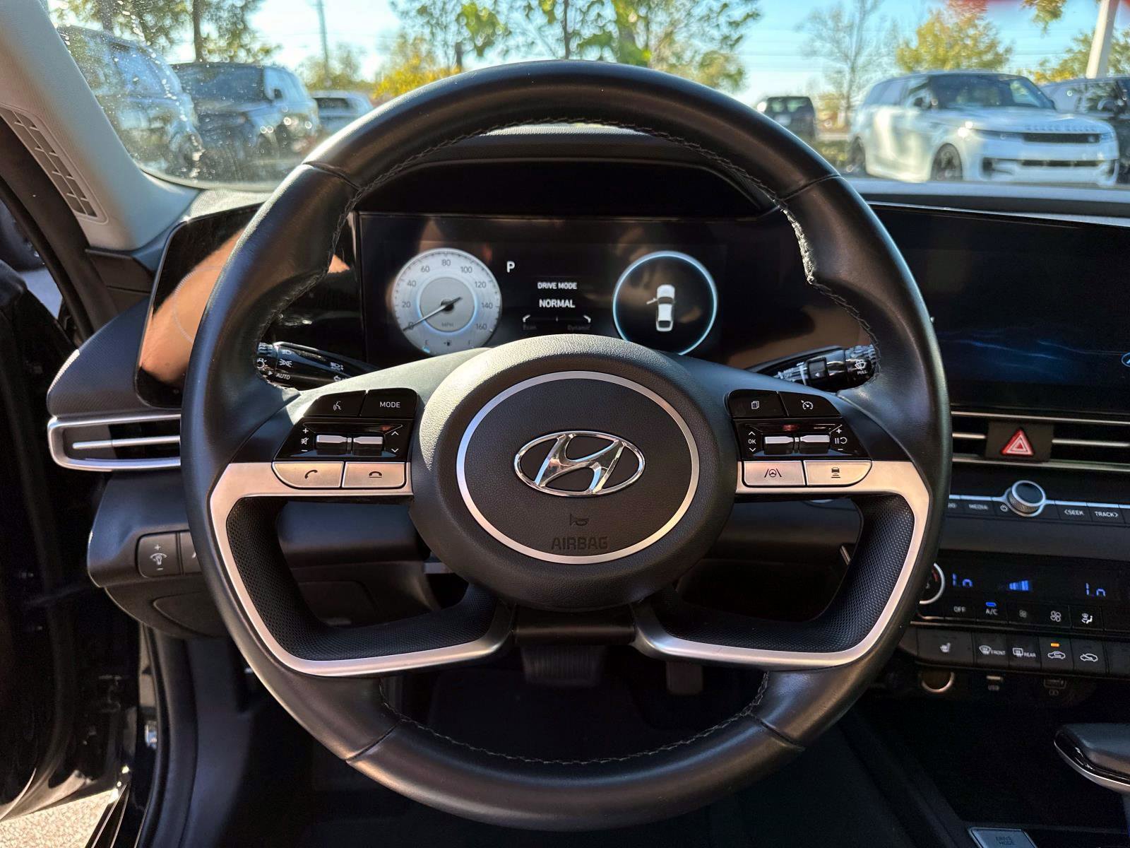 Used 2023 Hyundai Elantra Limited w/ Preferred Accessory Package image 23