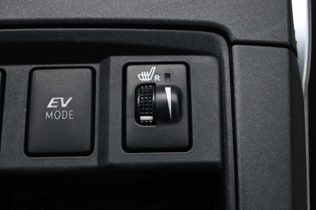 Used 2017 Toyota Camry XLE w/ Moonroof Package image 27