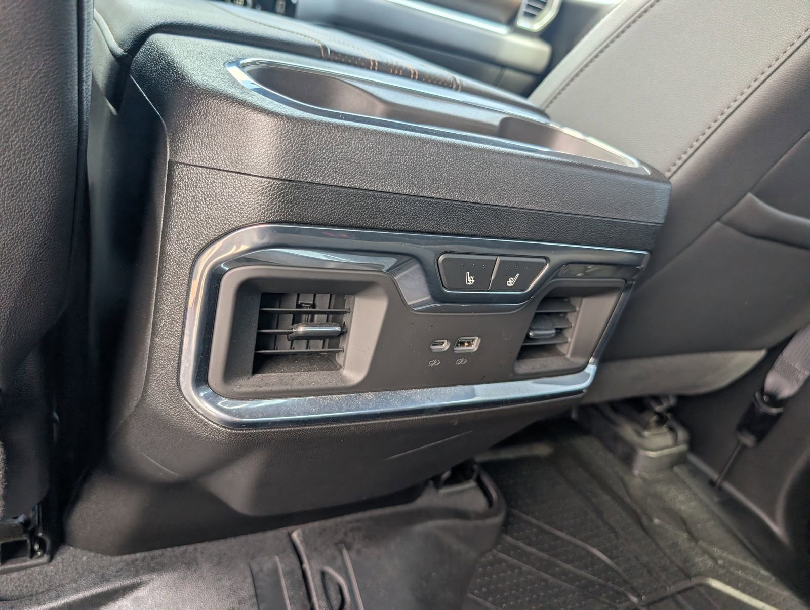 Used 2025 Chevrolet Silverado 1500 High Country w/ High Country Premium Package AWD/4WD image 36