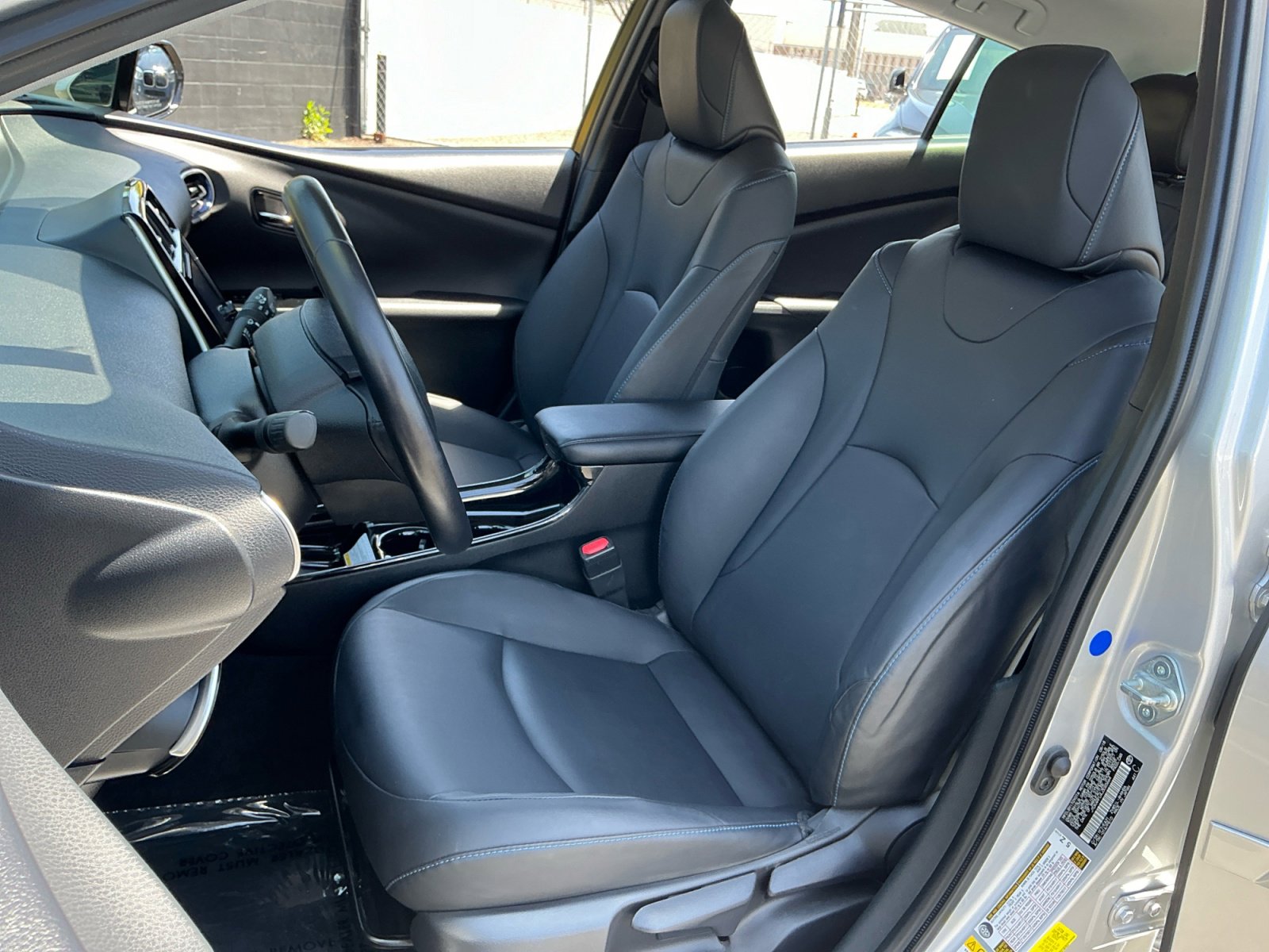Used 2018 Toyota Prius Three Touring w/ Appearance Package FWD image 18