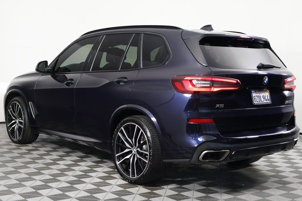 Used 2022 BMW X5 M50i image 6