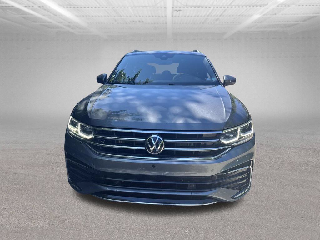 Used 2024 Volkswagen Tiguan SEL R-Line AWD/4WD image 9