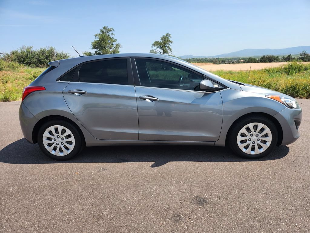 Used 2016 Hyundai Elantra GT FWD image 4