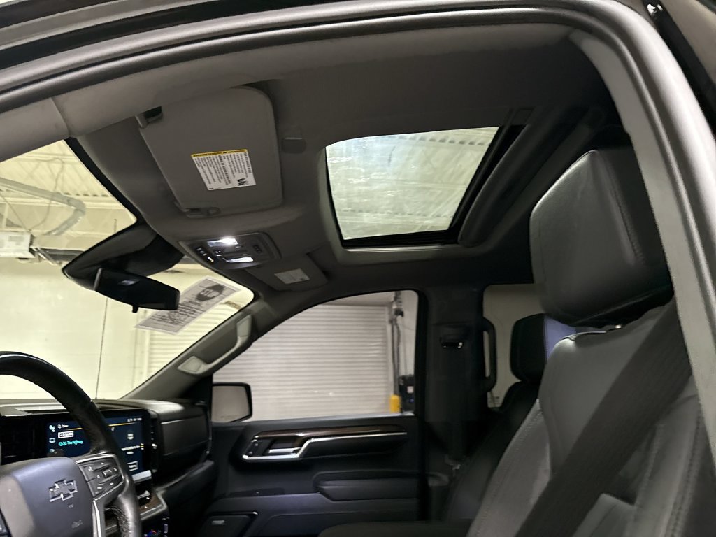 Used 2024 Chevrolet Silverado 1500 LT Trail Boss w/ Convenience Package II AWD/4WD image 20