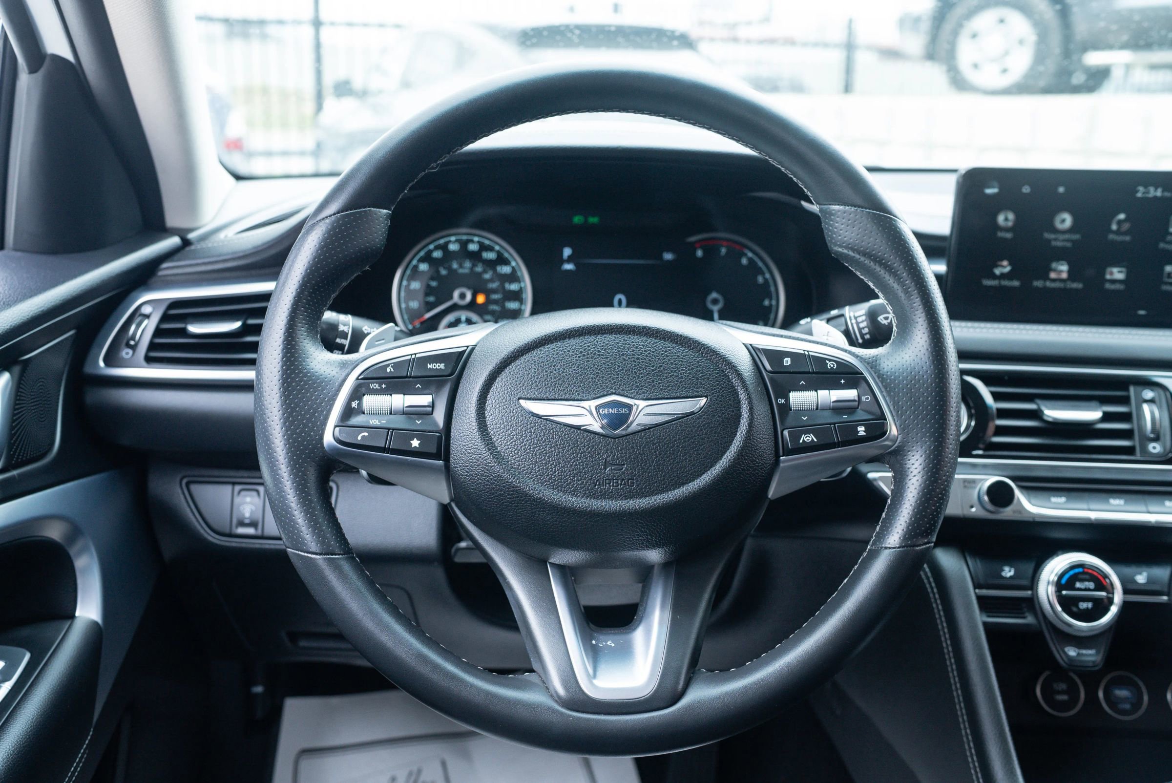 Used 2023 Genesis G70 2.0T image 14