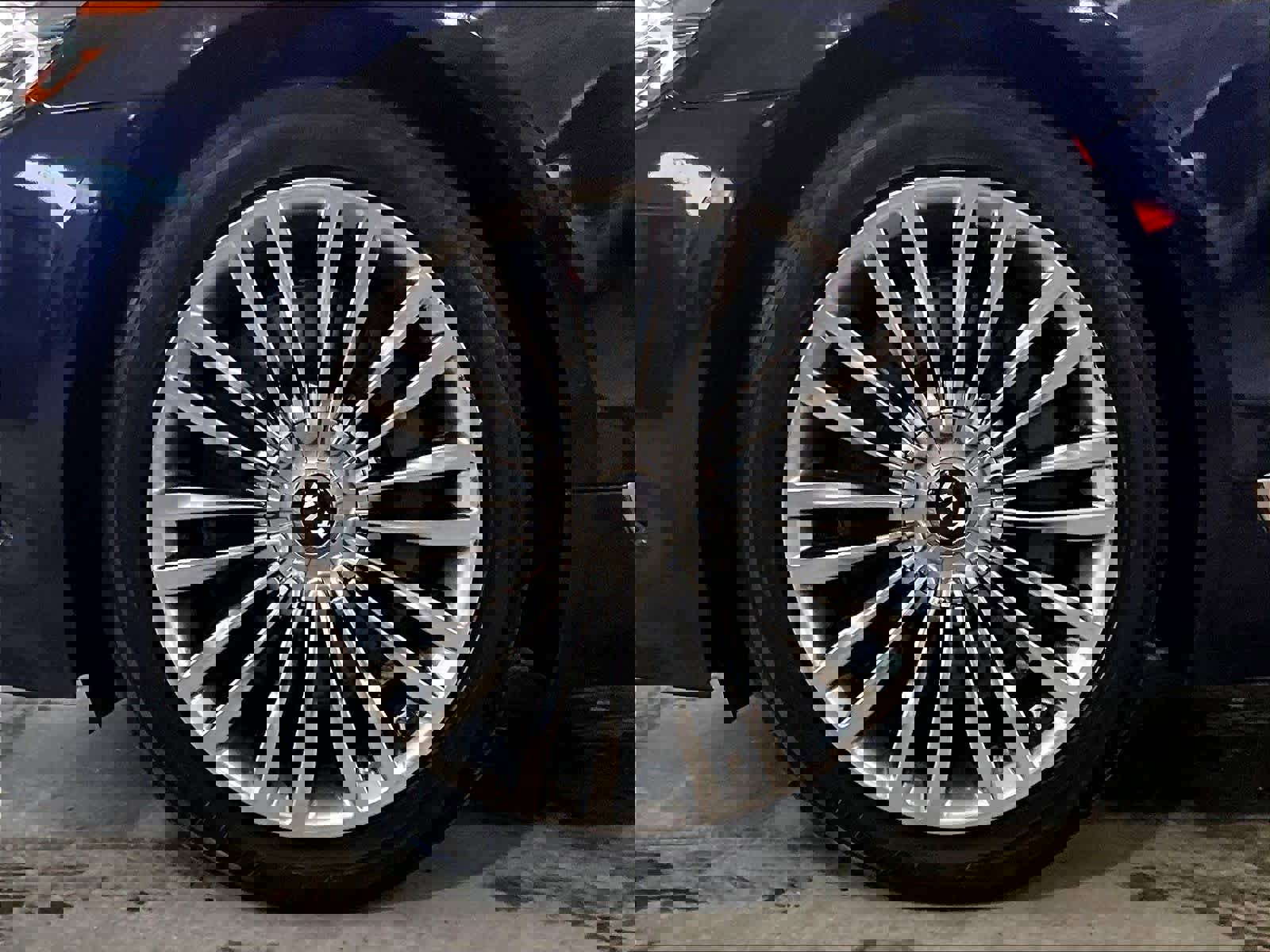 Used 2019 Kia K900 Luxury image 7