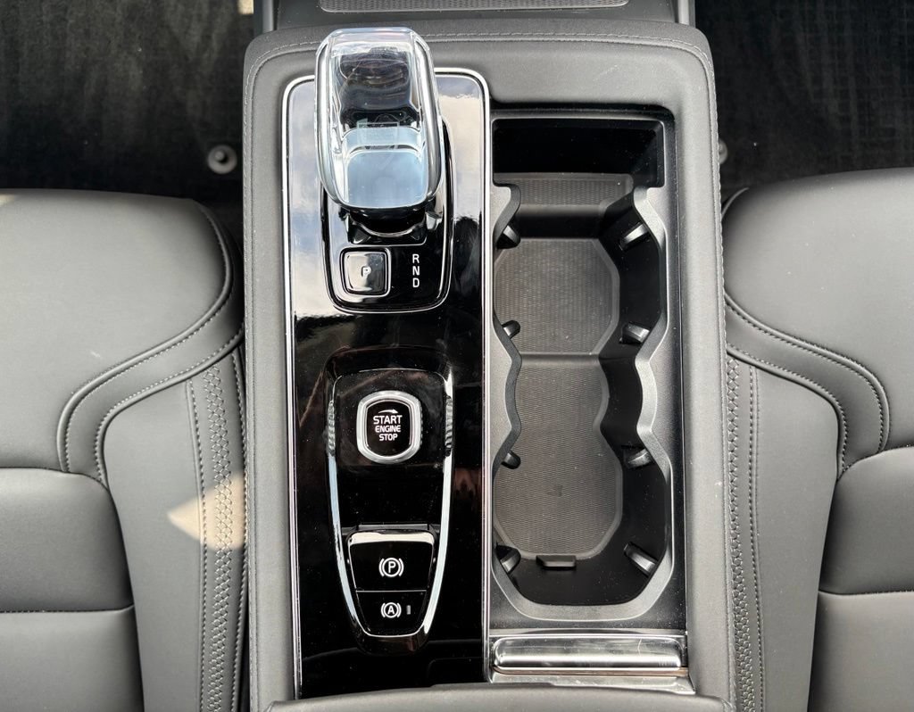 Used 2026 Volvo XC90 B6 Plus w/ Protection Package AWD/4WD image 32