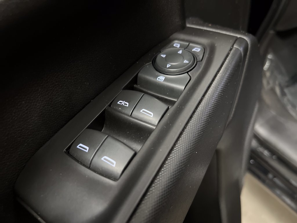 Used 2020 Chevrolet Silverado 1500 Custom Trail Boss w/ Custom Convenience Package AWD/4WD image 11