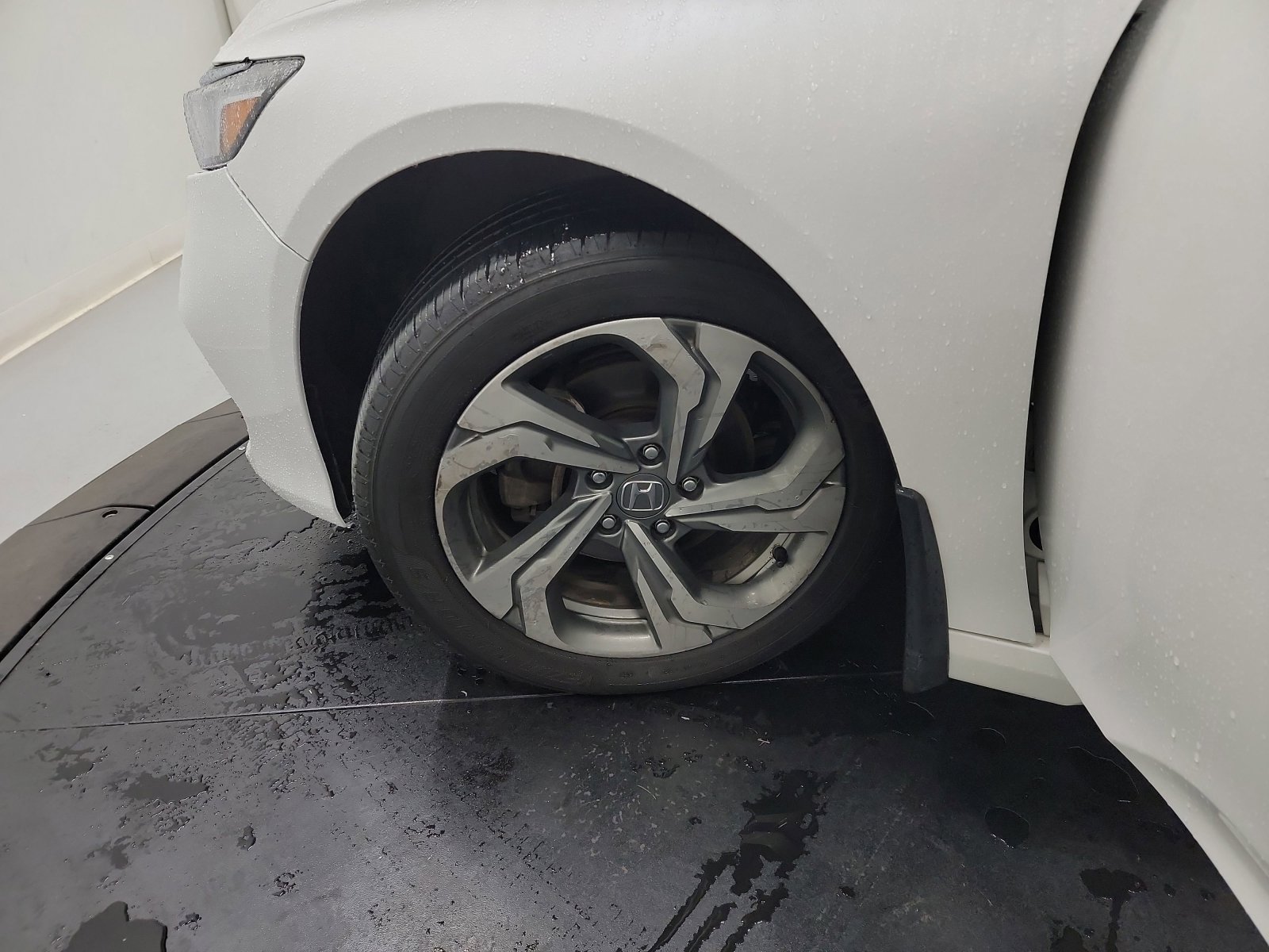 Used 2018 Honda Accord EX image 30