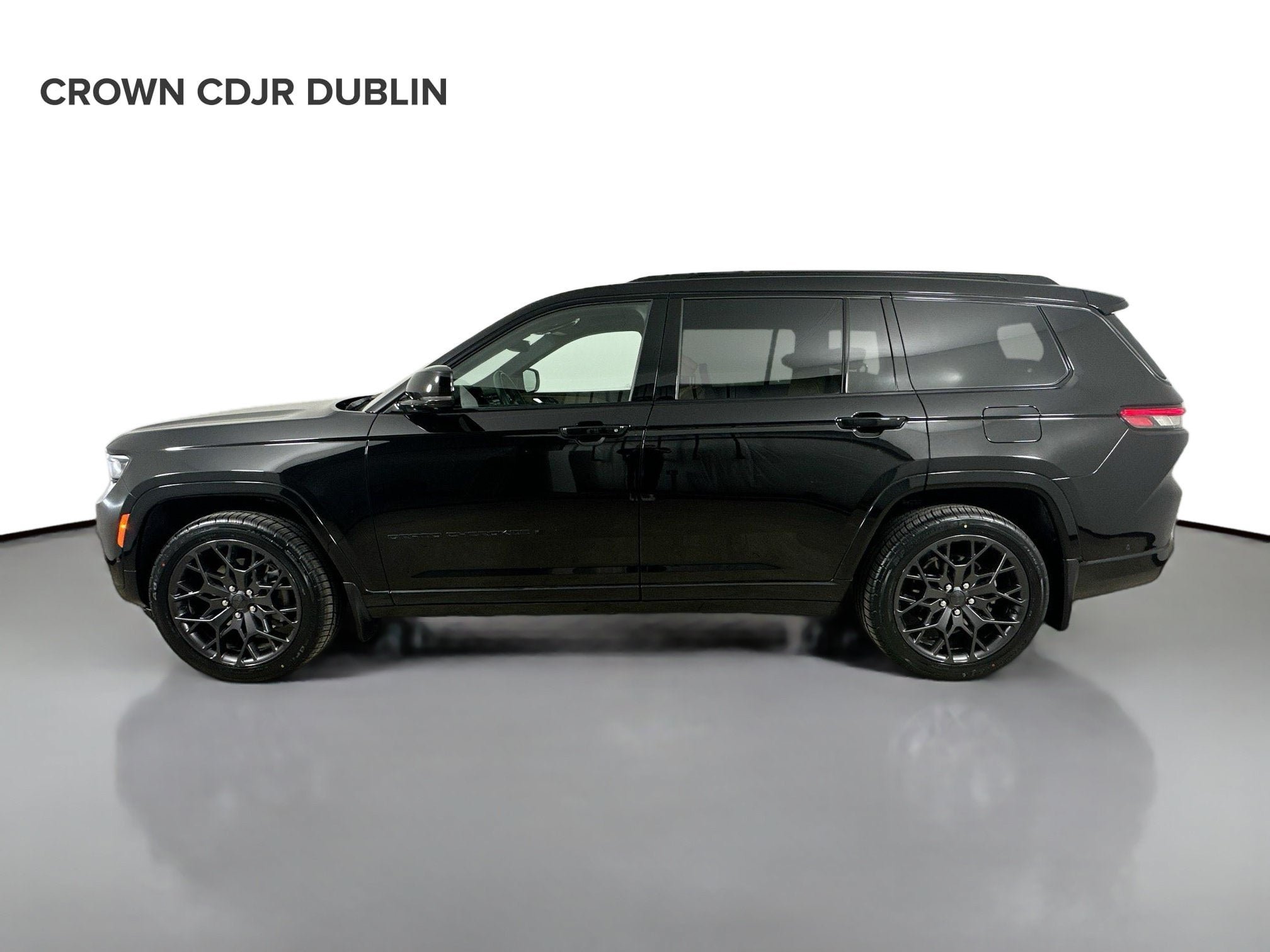 Used 2025 Jeep Grand Cherokee L Summit w/ Obsidian Package AWD/4WD image 9