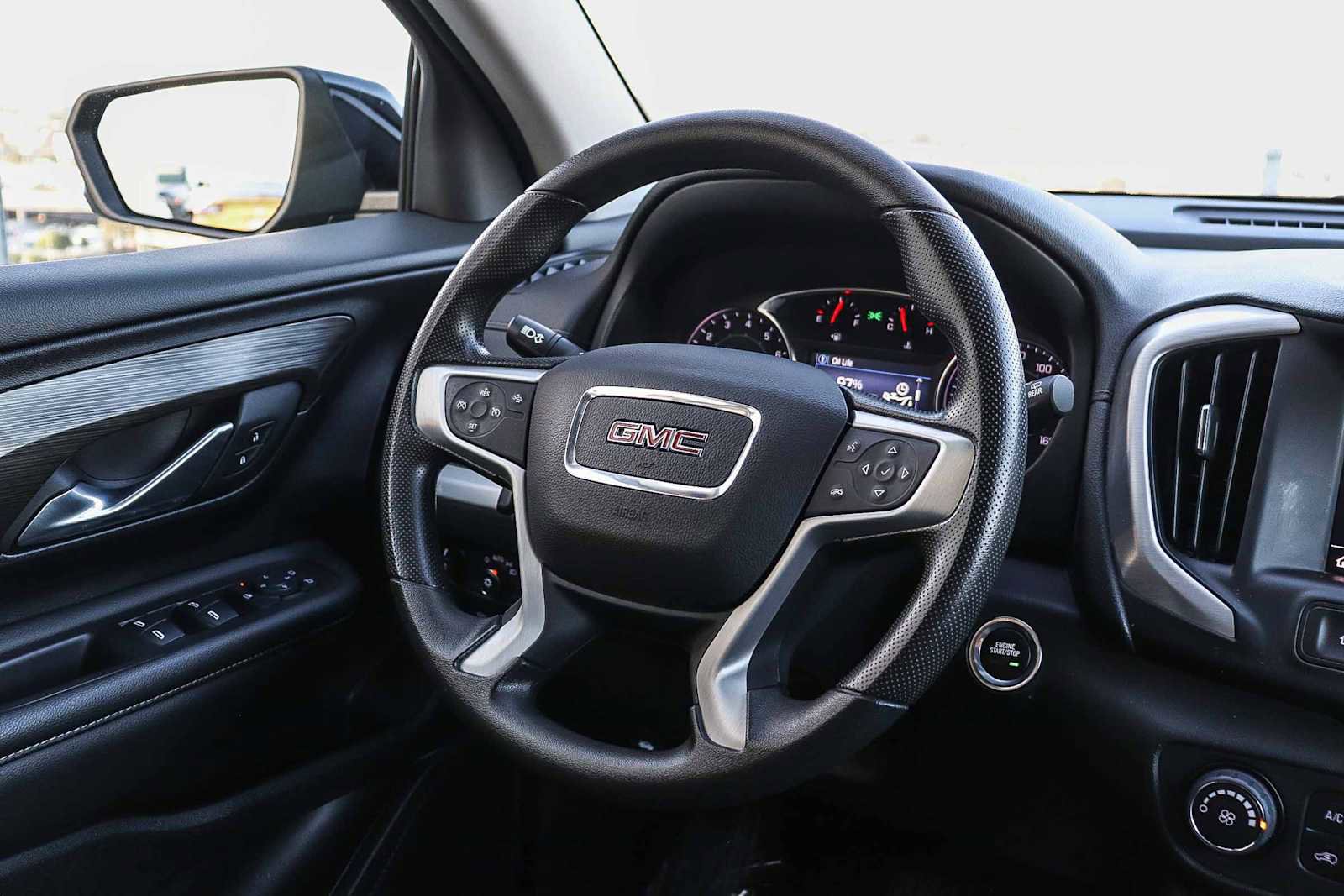 Used 2024 GMC Terrain SLE image 16