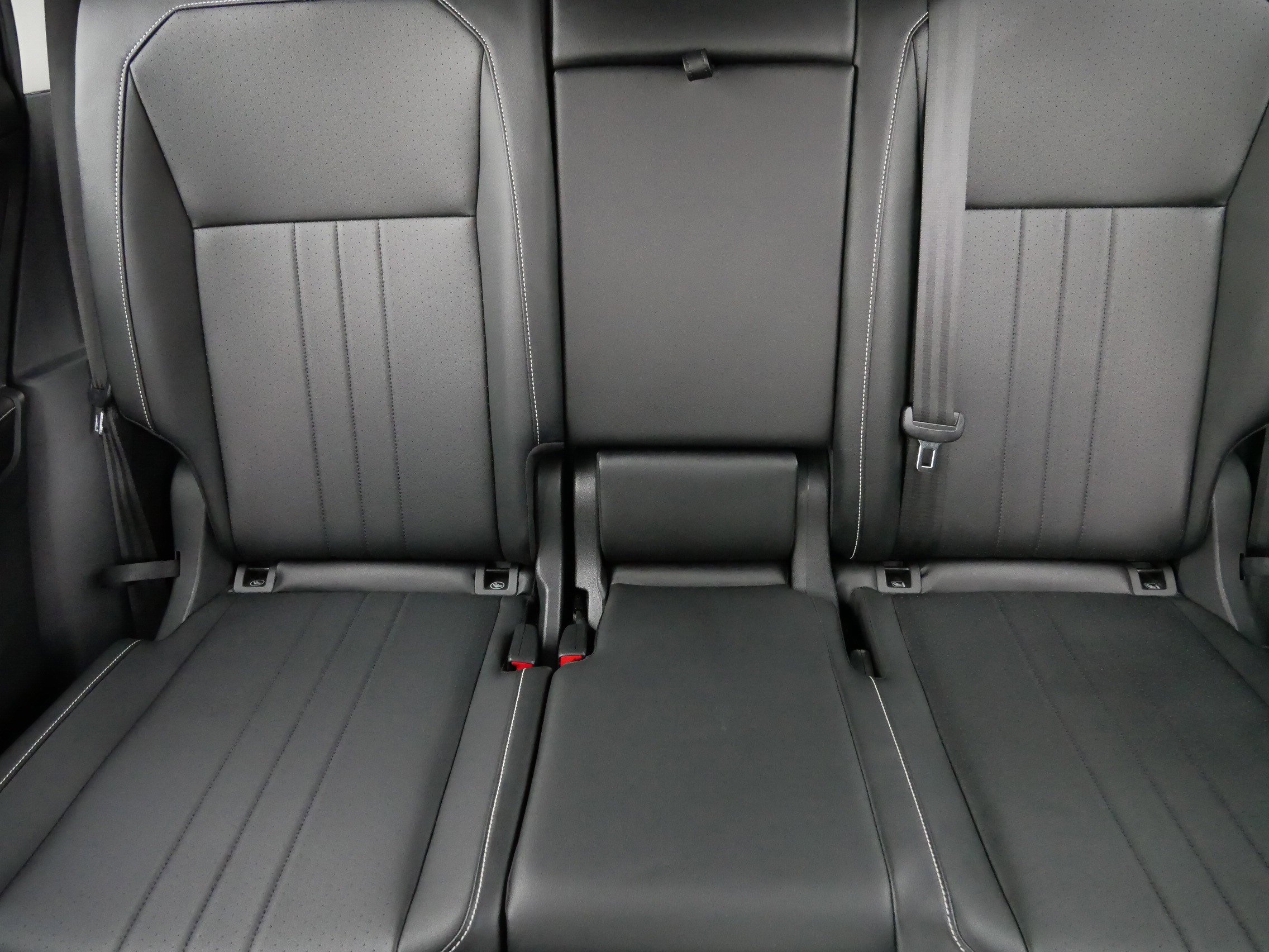 Certified 2022 Volkswagen Tiguan SE image 14