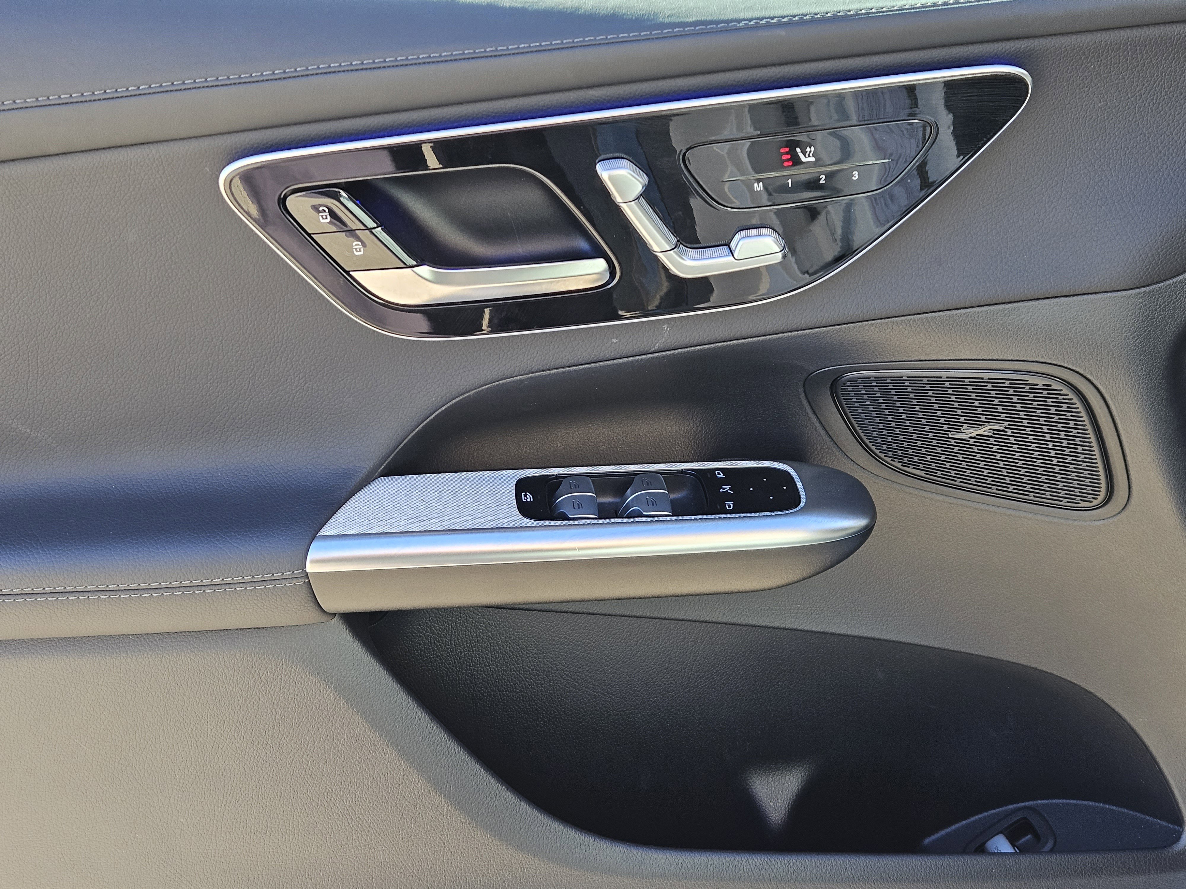 Used 2025 Mercedes-Benz GLC 43 AMG 4MATIC image 23