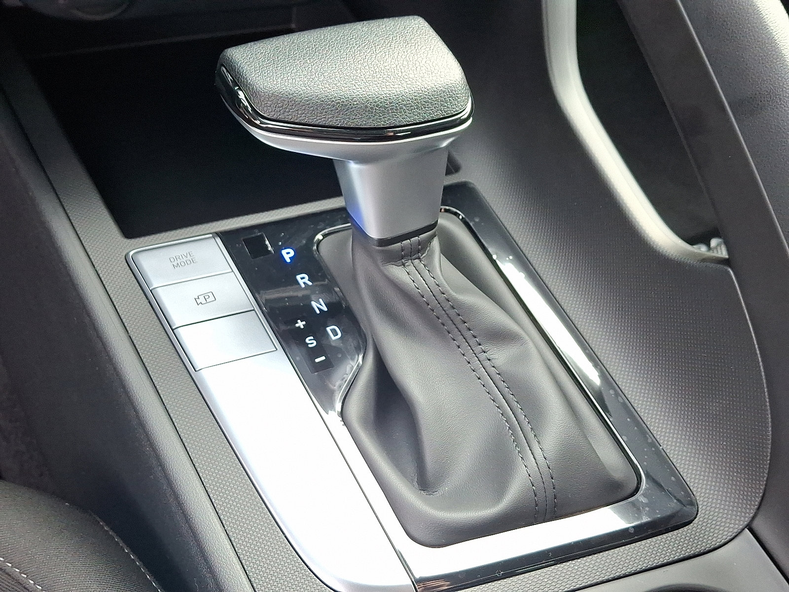 New 2026 Hyundai Elantra SE w/ Cargo Package image 7