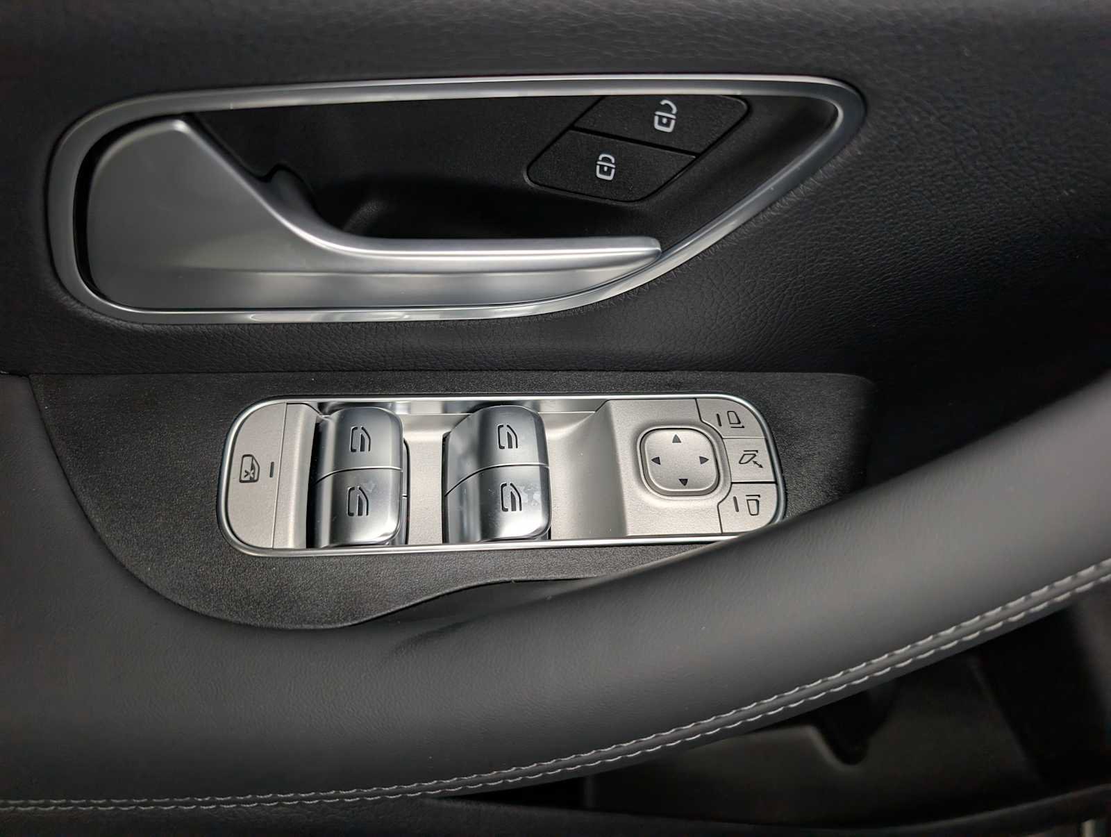 New 2026 Mercedes-Benz GLS 450 4MATIC image 32