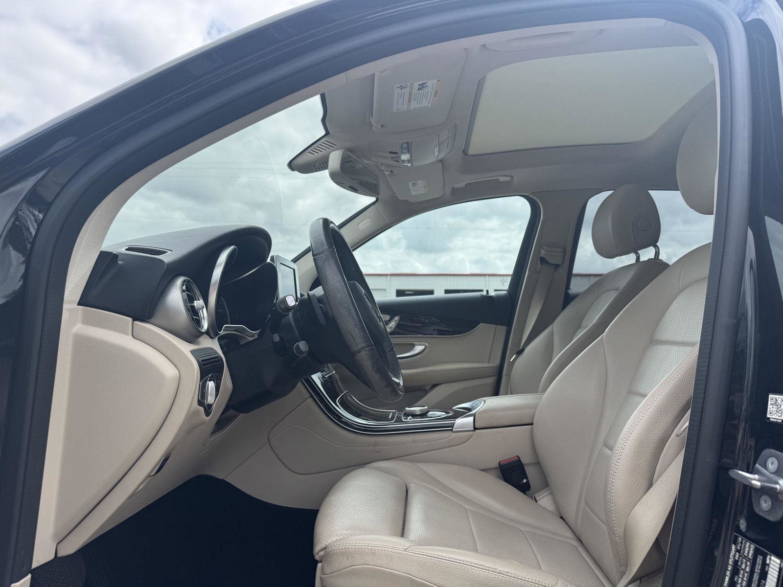 Used 2019 Mercedes-Benz GLC 300 image 5