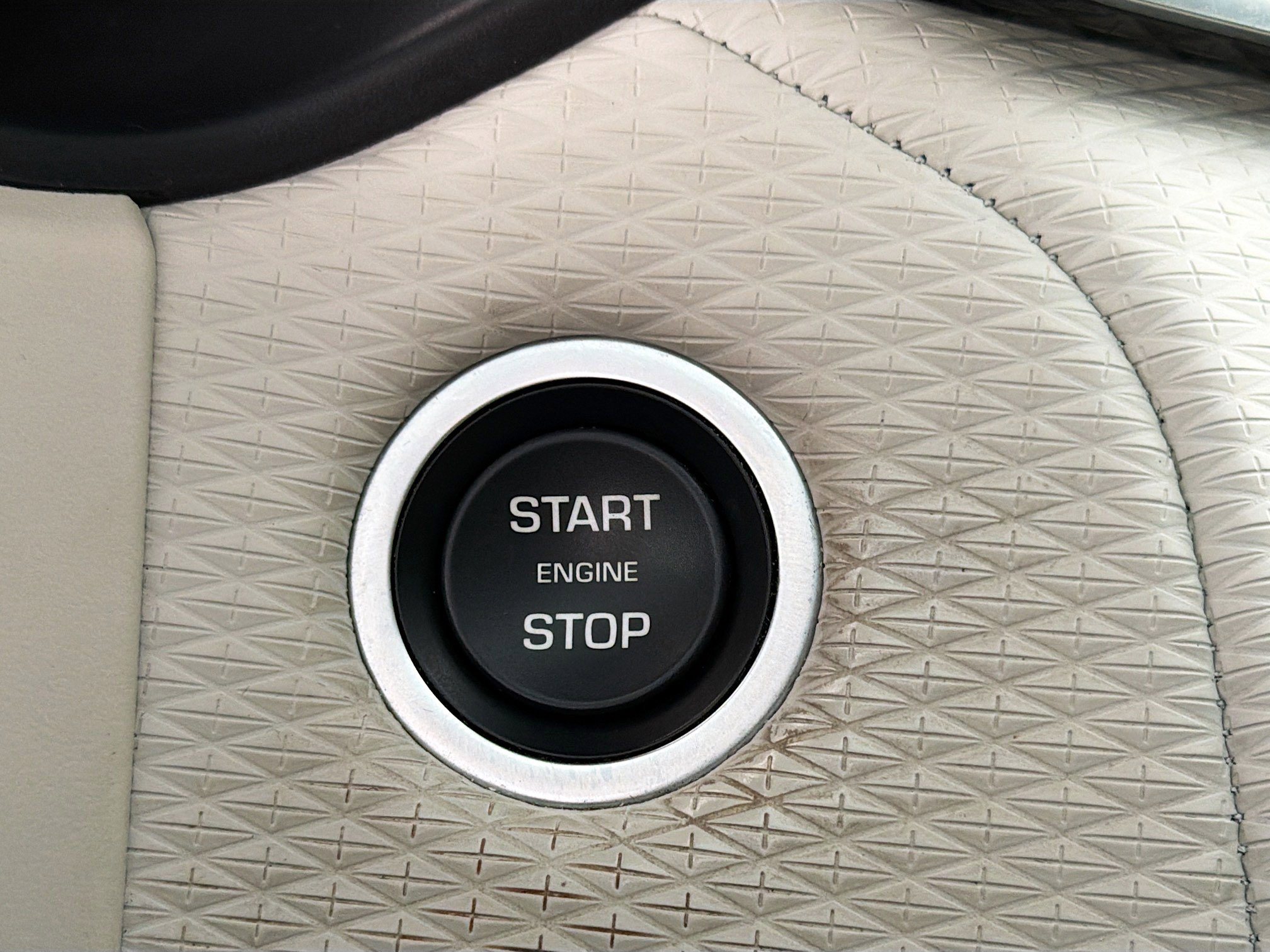 Used 2022 Land Rover Range Rover Velar R-Dynamic S image 37