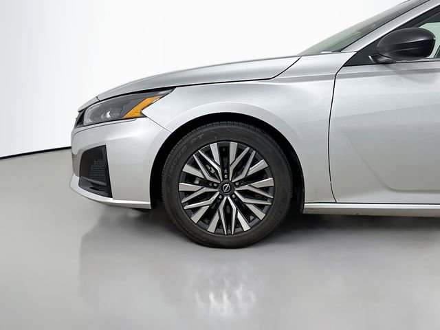 Used 2024 Nissan Altima 2.5 SV image 25