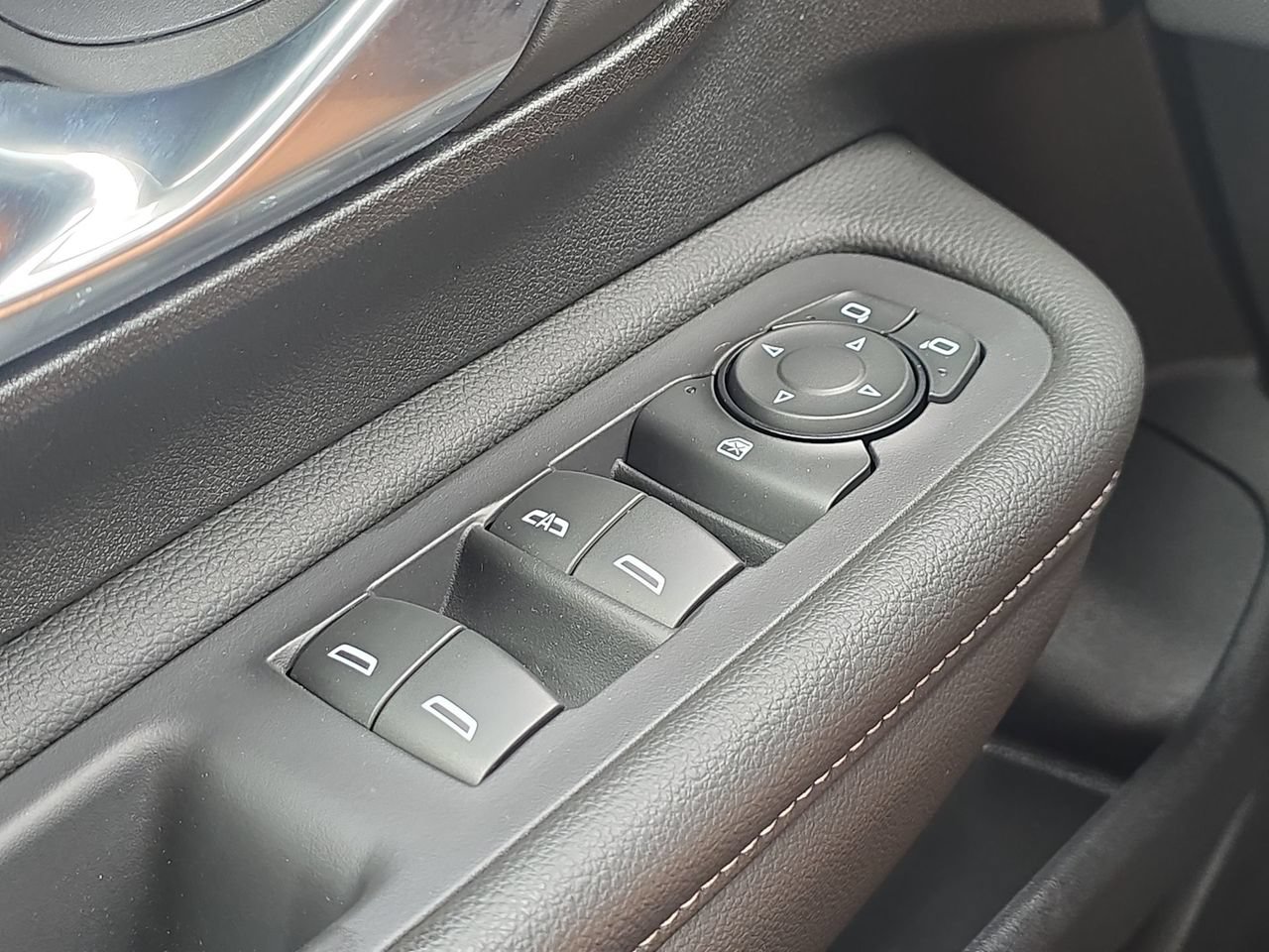 Certified 2024 GMC Terrain SLE w/ Driver Convenience Package FWD image 24