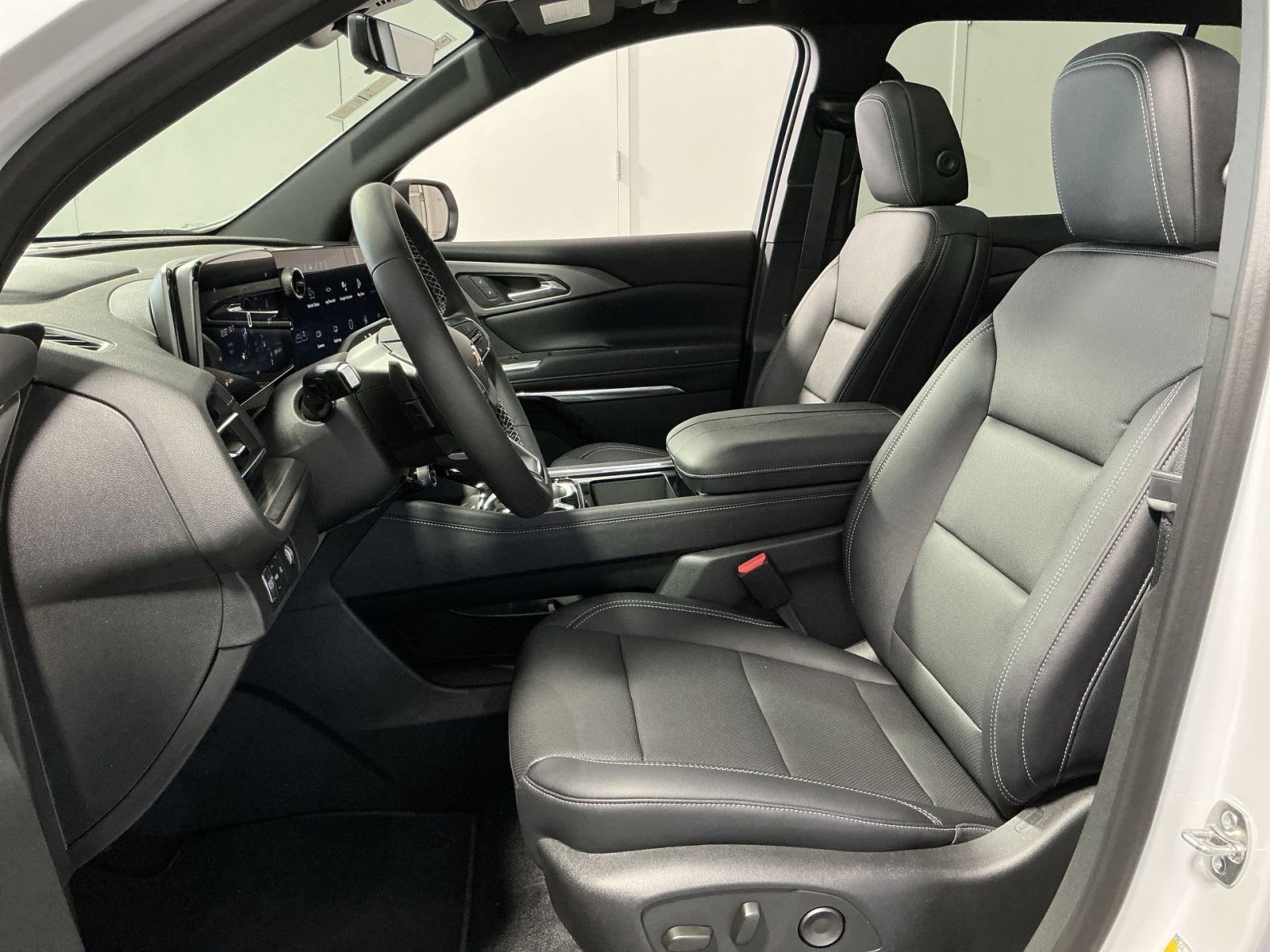 New 2026 Chevrolet Traverse LT FWD image 14