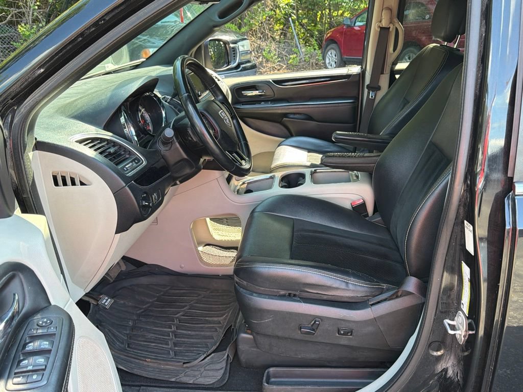 Used 2018 Dodge Grand Caravan SXT FWD image 13