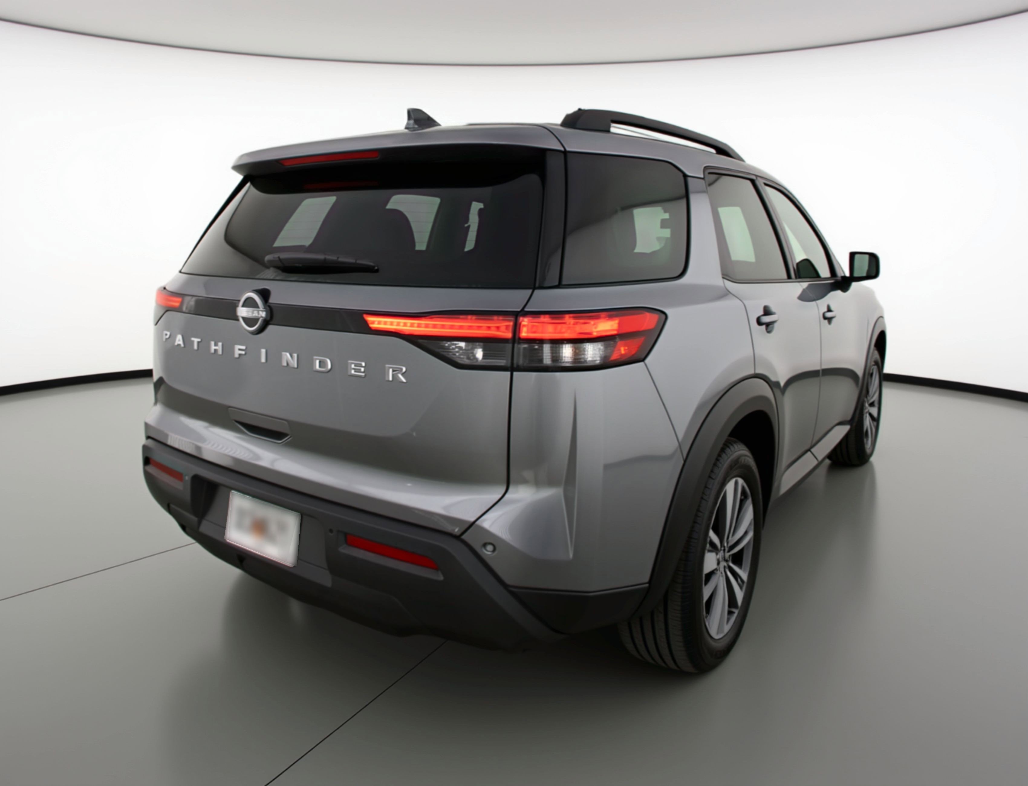 Used 2025 Nissan Pathfinder SV image 9